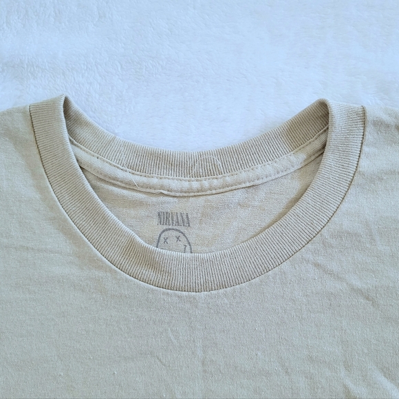 NIRVANA☸️ Two✌️ Tone Art🖼 Style Graphic Tee👕 - Picture 4 of 11